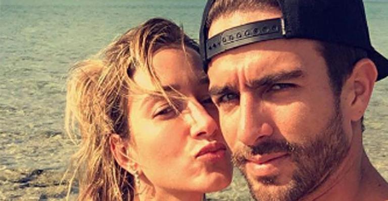 Marido de Gabriela Pugliesi testa negativo para coronavírus e desabafa