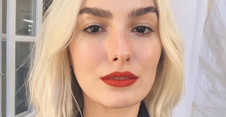 Marina Moschen relembra cenas românticas com Giovanni De Lorenzzi em ”Deus Salve o Rei”