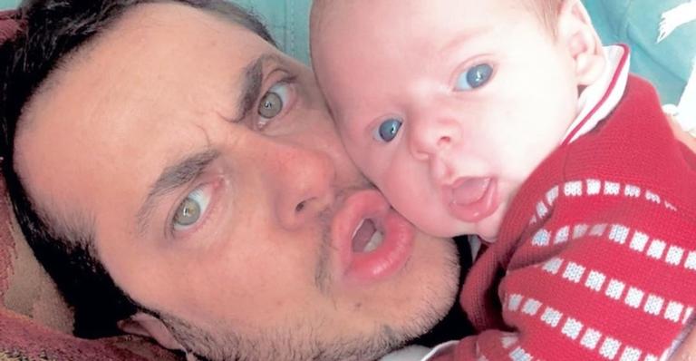 Thammy Miranda se derrete ao exibir momento fofíssimo do filho, Bento, soluçando
