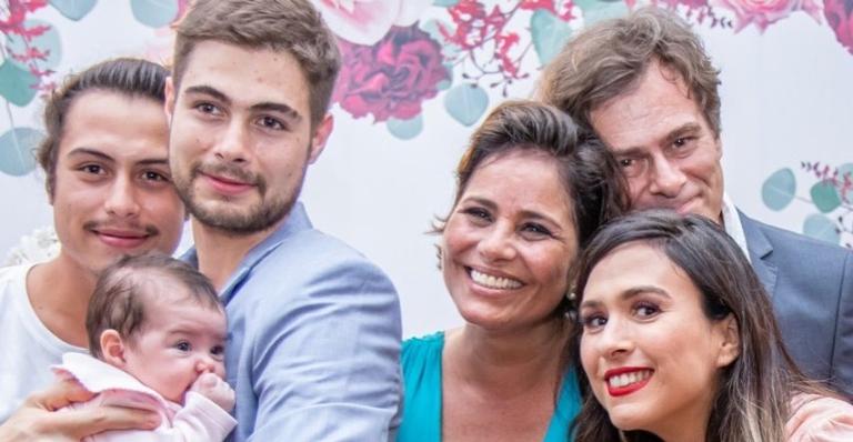 Valeria Alencar encanta ao compartilhar clique ao lado de Rafa e Francisco Vitti: ”Minhas vidas”