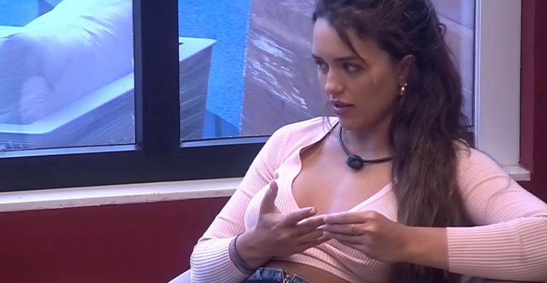 BBB20: Comentando sobre relações, Rafa assume: ”Dá vontade de dar uma causada com a Flay”