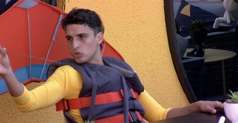 BBB 20: Durante o almoço, Babu e Prior voltam a discutir: ”Você me propôs uma coisa sem coerência”