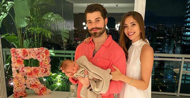 Alok diverte seguidores ao apontar sua falha na hora de trocar a fralda do Filho, Ravi