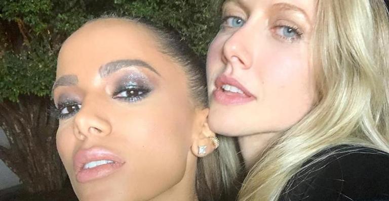 Anitta discute com fãs e defende Gabriela Prioli: ”Queria debater com respeito”