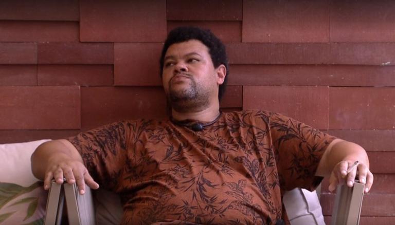 BBB20: Sozinho, Babu reflete sobre Prior e faz pedido:”Peço para minha torcida ajudar ele a ficar”