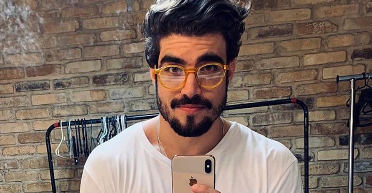 Pelas redes sociais, Caio Castro comemora reexibição de ”Novo Mundo”: ”Voltaremos pra 1822”