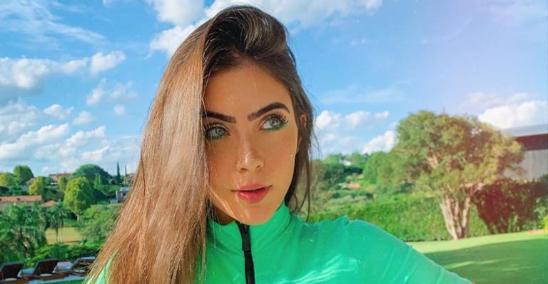 Jade Picon ostenta corpão na web e recebe chuva de elogios: ”Mulherão”