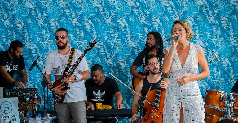 A essência de Adriana Stell encanta Ilhabela