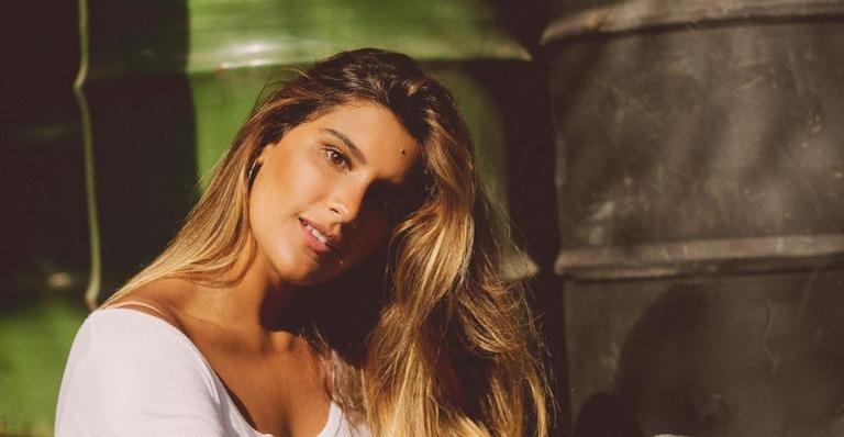 Giulia Costa diverte seguidores ao relembrar clique antigo: ”Queria ta plena assim”
