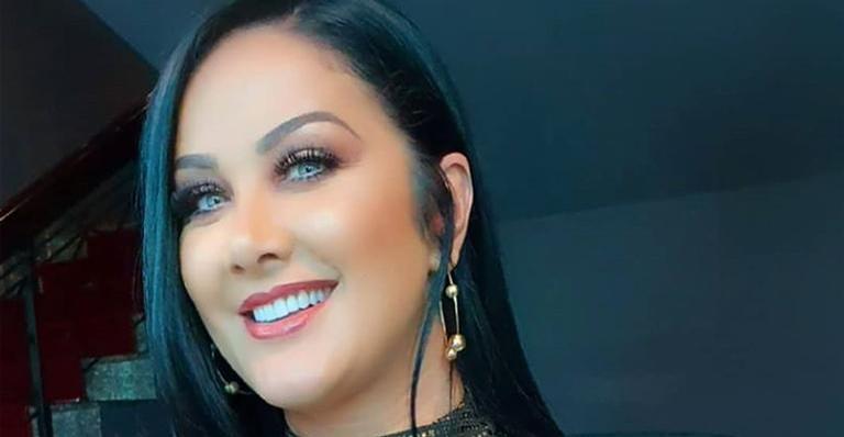 Helen Ganzarolli ostenta corpaço em clique raro de biquíni: ”Linda demais!”