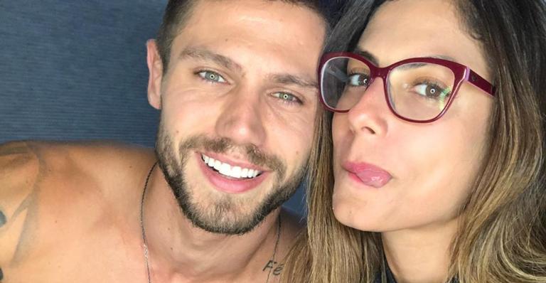 Ex-BBB Jonas Sulzbach defende a noiva, Mari: ”Tem muita coisa para viver nessa casa ainda”