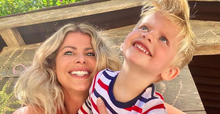 Karina Bacchi exibe animação de Enrico Bacchi e diverte fãs: ”Muito fofo”