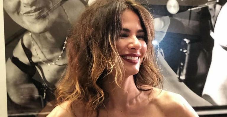 Luciana Gimenez compartilha clique raro ao lado da mãe e choca internautas: ”Que genética”