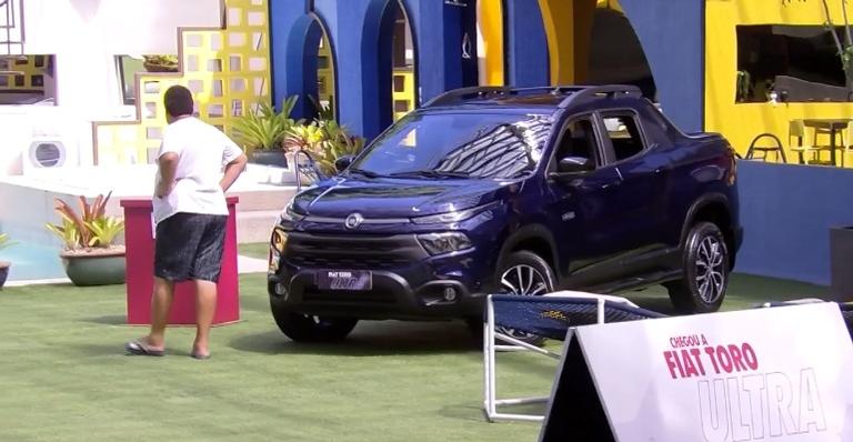 BBB 20: Babu encontra carro zero no gramado e web torce por vitória na prova: ”Vai ser dele!”