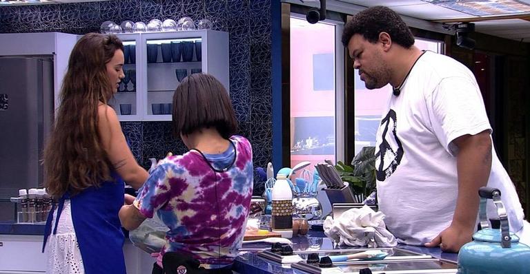 BBB20: Babu ensina Manu e Rafa a fazer bolo para comemorar aniversário