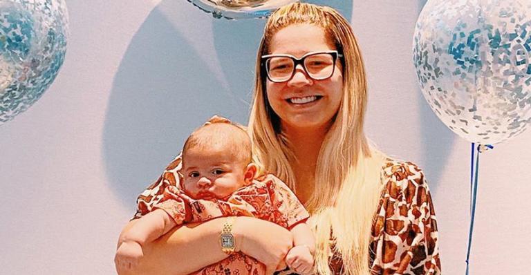 Marília Mendonça compartilha clique do filho fazendo cara de bravo e encanta seguidores