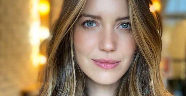 Nathalia Dill relembra primeira peça de teatro, em 2005: ”Relíquias perdidas”