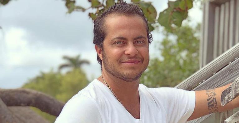 De quarentena, Thammy Miranda relembra clique com Gretchen: ”Que saudade que eu tô de você”