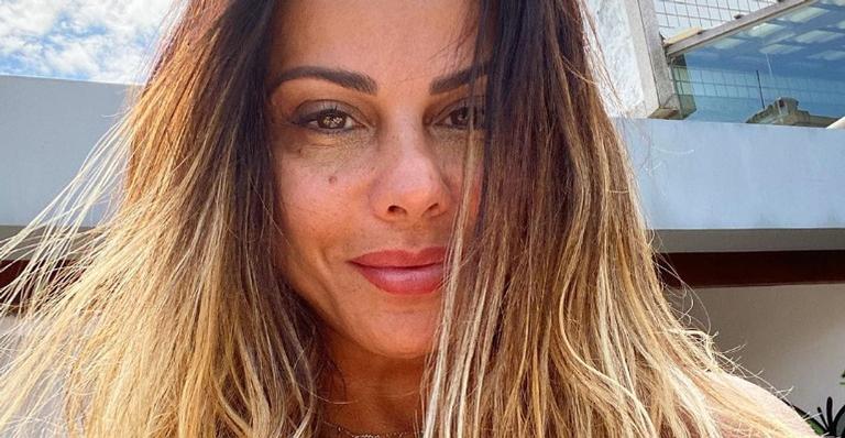 Viviane Araújo curte dia de sol e exibe ótima forma: ”Corpão mais belo do Brasil”