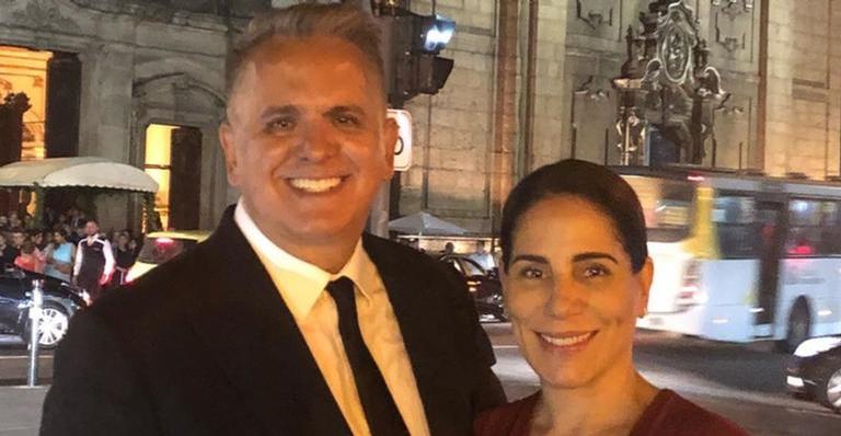 Em família, Gloria Pires se derrete pelo marido cantando: ”Minha paz”