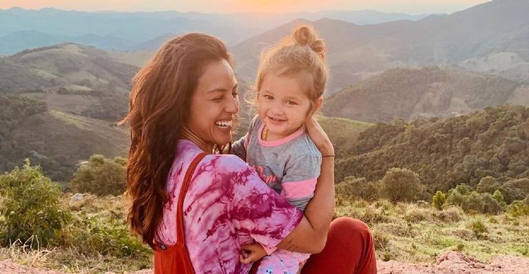 Yanna Lavigne posta foto de Madalena sorrindo e seguidores elogiam: ”Que luz essa menina tem”
