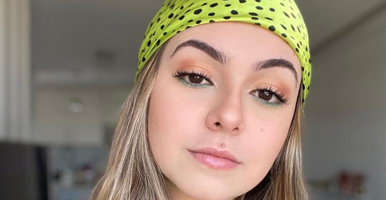 Klara Castanho aposta em batom roxo ousado e ganha elogios de fãs: ”Adoro suas maquiagens”