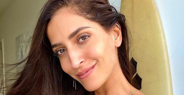 Maria Joana encanta seguidores ao posar ao lado de cachorrinho: ”Fofinhos!”