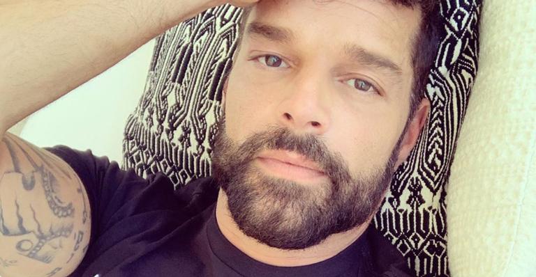 Ricky Martin emociona web ao compartilhar foto do rostinho de seu quarto filho