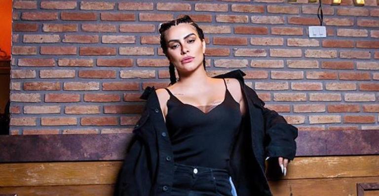Cleo aproveita quarentena para fazer mudança de visual
