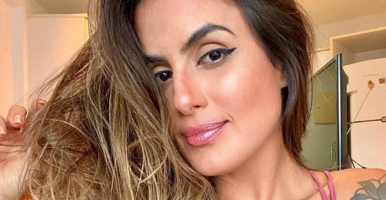 Ex-BBB Carol Peixinho sensualiza com girassóis e impressiona web com corpão: ”Sereia”