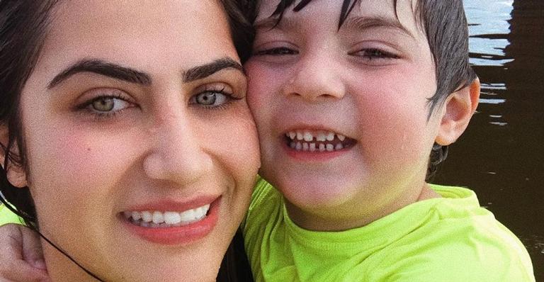 Jéssica Costa, filha do Leonardo, posta foto antiga do filho: ”Primeira vez que comeu pão”