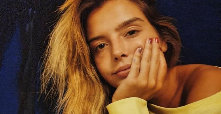 Giovanna Lancellotti arranca suspiros ao mostrar o corpão em foto conceitual de biquíni