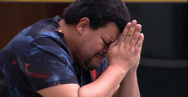 Babu, Flay e Mari cantam Tim Maia e ator se emociona ao lembrar da mãe: ”Que saudades de você”