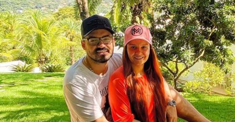 Na quarentena, Maiara e Fernando Zor curtem almoço romântico no quintal: ”Sem frescura”
