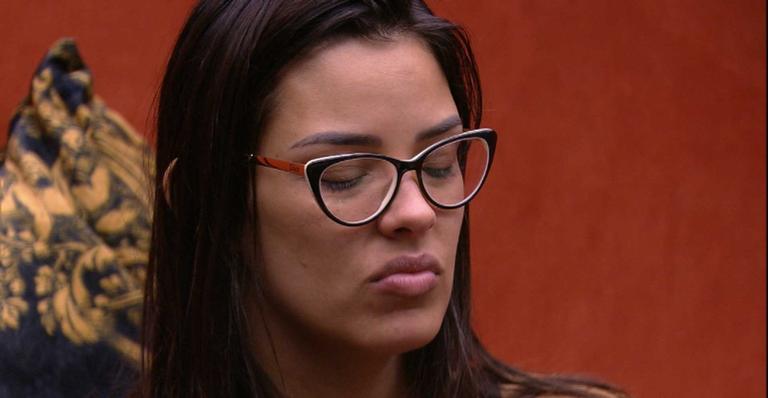 BBB20: Conversando com Gizelly, Ivy dispara sobre Thelma: ”Ela queria arrumar confusão”