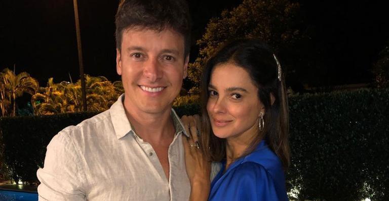 Rodrigo Faro surge dançando agarradinho com Vera Viel e encanta web: ”Baile do pijama”