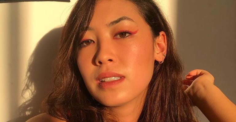 No Dia do Beijo, Ana Hikari relembra cena de casal icônico de ‘Malhação – Viva a Diferença’
