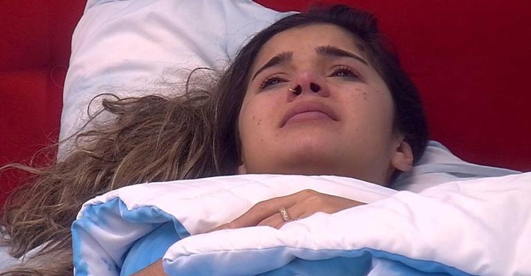 BBB20: Gizelly chora e faz desabafo: ”Meu maior defeito é ser eu”