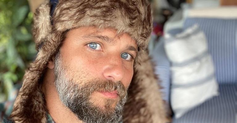 Bruno Gagliasso comemora aniversário com letra de música: ”Sou ariano torto vivo de amor profundo”