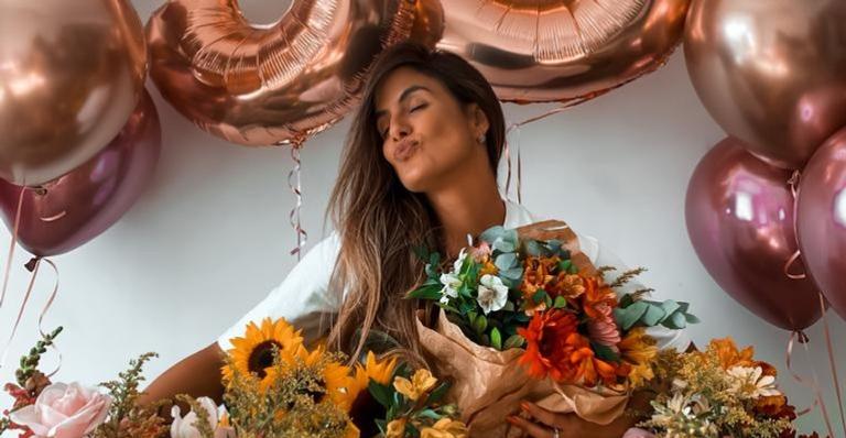 Carol Peixinho celebra 35 anos e é presenteada pelos fãs: ”Grata”