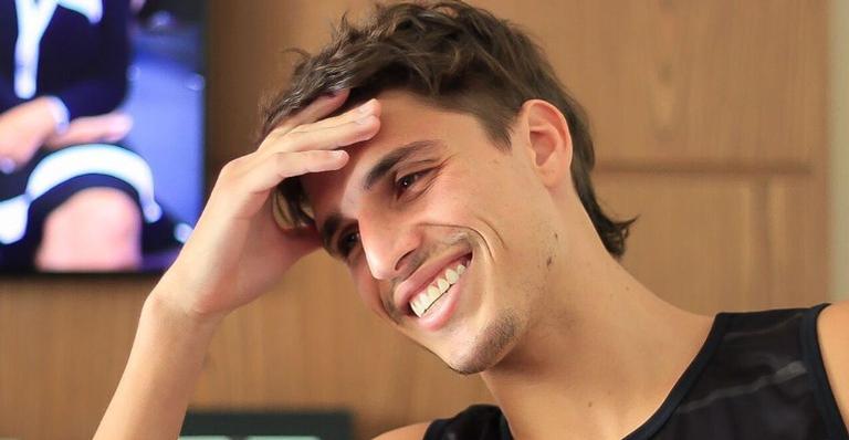 Felipe Prior revela se entraria no reality ‘A Fazenda’ e questiona: ”Acham que eu venceria?”