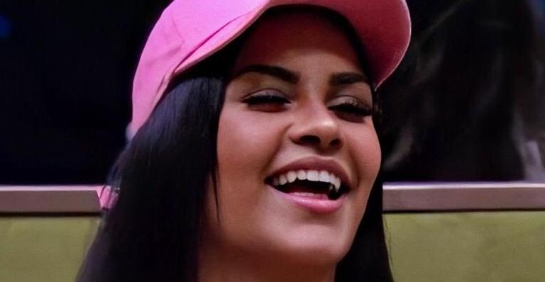 BBB 20: Dois dias após ser eliminada, Flay se emociona ao encontrar o filho de 2 anos no aeroporto