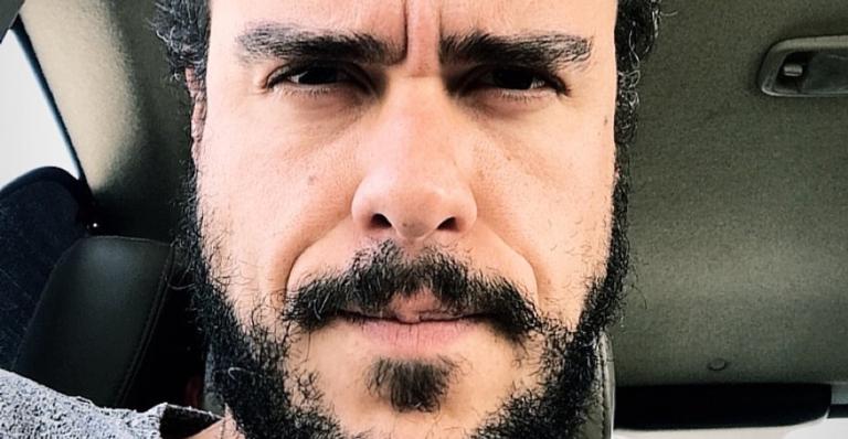 Joaquim Lopes manda mensagem de positividade para os fãs em quarentena