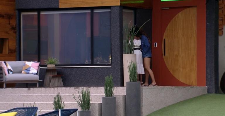 BBB20: Rafa e Thelma tentam achar Manu e se surpreendem ao encontrá-la: ”É muito pequena”