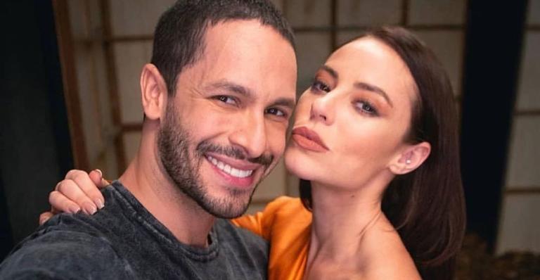 Rainer Cadete parabeniza Paolla Oliveira nas redes sociais e relembra gravações de A Dona do Pedaço
