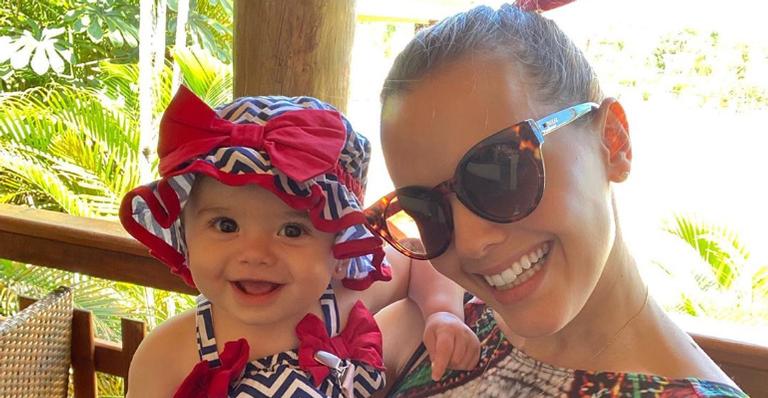 Thaeme Mariôto combina look com a filha e explode o fofurômetro na web