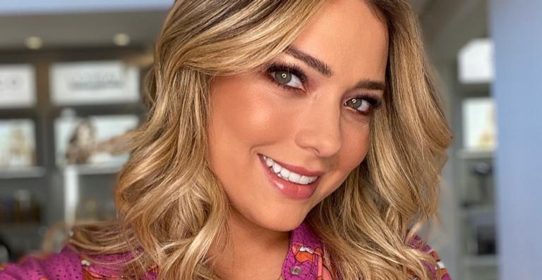 Carol Dantas encanta web em foto angelical com os filhos: ”Anjinhos do Senhor”