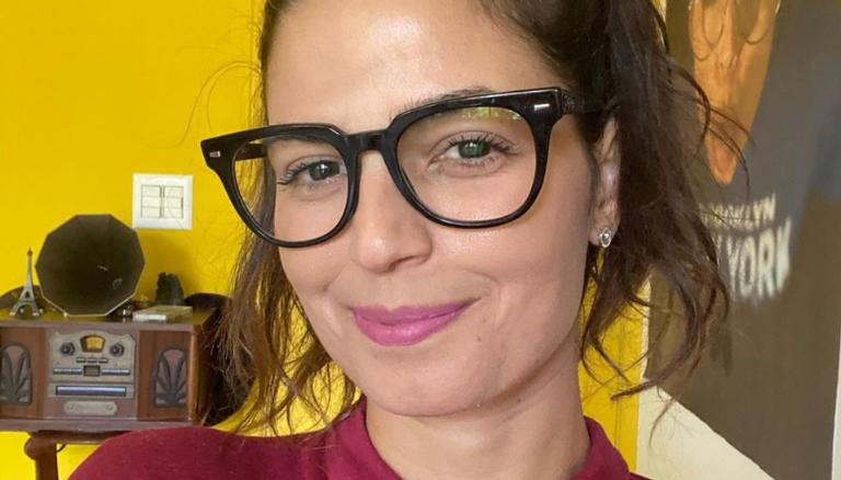 Emanuelle Araujo fala sobre rotina de autocuidado em casa: ”Pratico yoga há muitos anos”