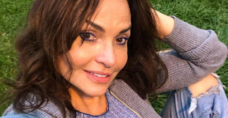 Luíza Tomé relembra clique da juventude diretamente de 1990 e deixa fãs babando