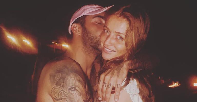 TBT! Cintia Dicker relembra viagem com Pedro Scooby e encanta seguidores: ”Melhor casal”